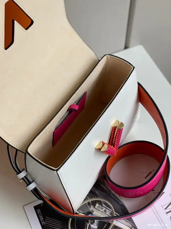 Aaa replica ru MM VUITTON LOUIS TWIST 0702